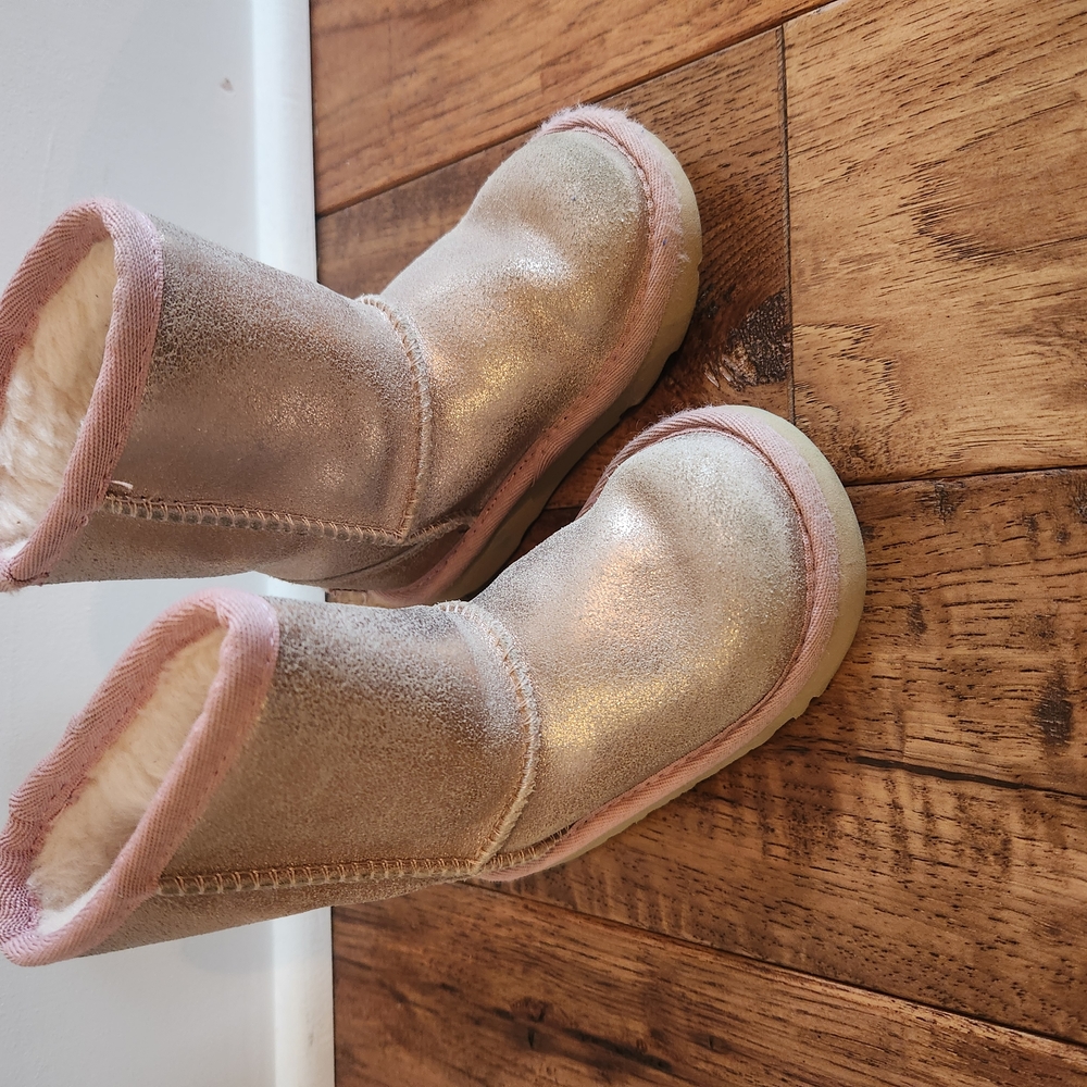 UGG Kids Boots in Metallic Gold and Pink